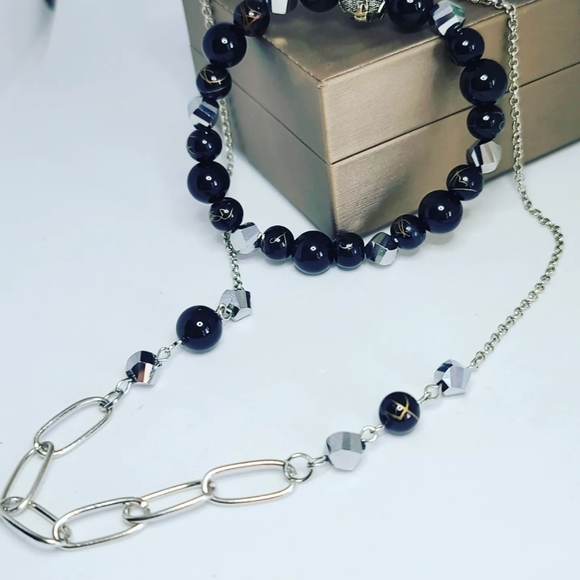 Black Agate, Black Frosted Glass, Silver Cresh glass set - Picture 4 of 4